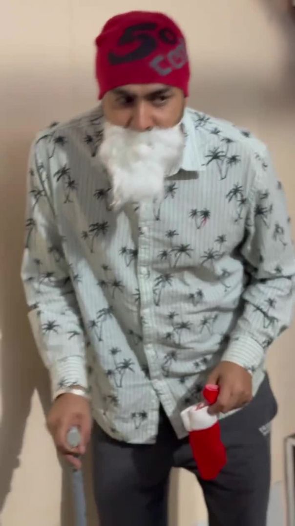 Old Santa 🎅 #happychristmas #fun #funny #family