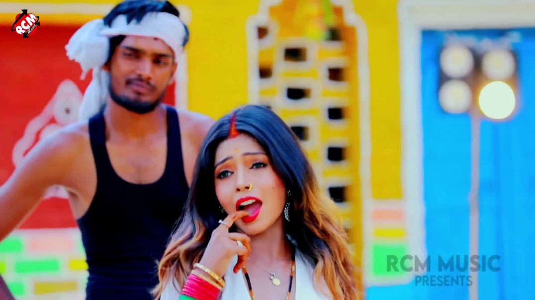 #Video_अवधेश_प्रेमी_यादव_का_नया_सुपरहिट_भोजपुरी_वीडियो___रही_बईठल_केरा_के_थम_प___Feat___Madhu_Rai(10