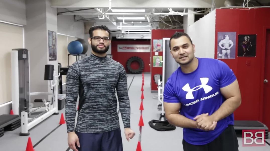 ⁣STRETCH before lifting weights in the GYM