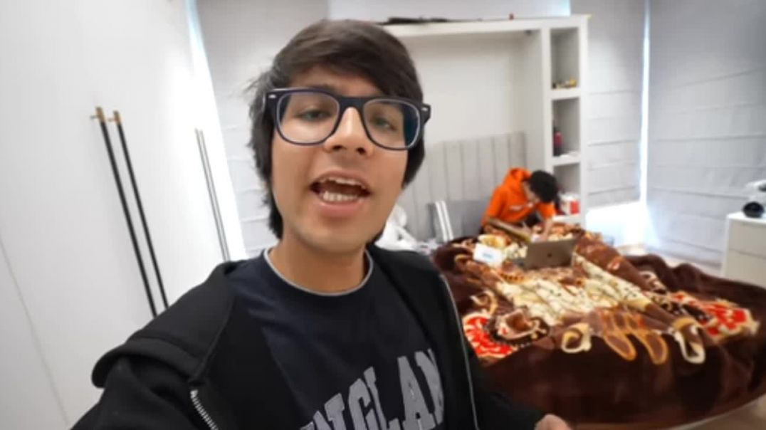 ⁣New Vlog. ❤️‍🩹❤️‍🩹