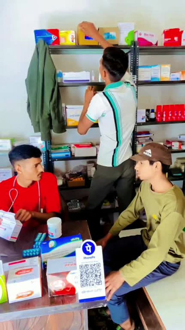 डॉक्टर ने दवाई की जगह देशी इलाज कर दिया 😜