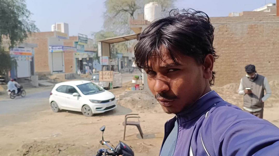 ⁣Aaj Bike washing करवा लिया 😂