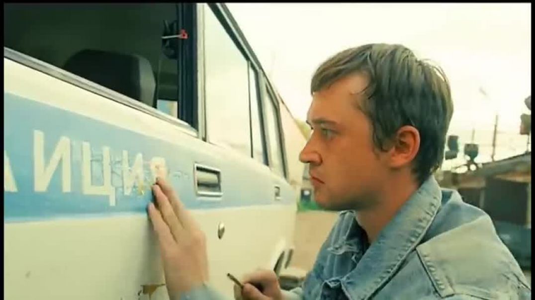 ⁣A Used Car Turns Out to Be Made of Gold _ Gold Car Movie Explained in Hindi(480P)