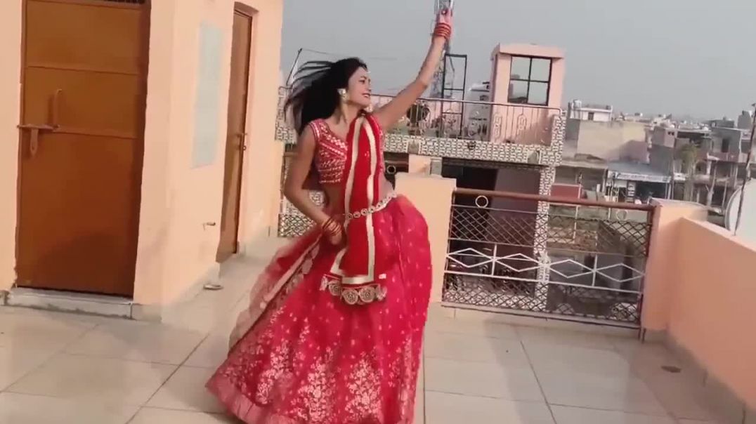 ⁣Shakira Song Dance