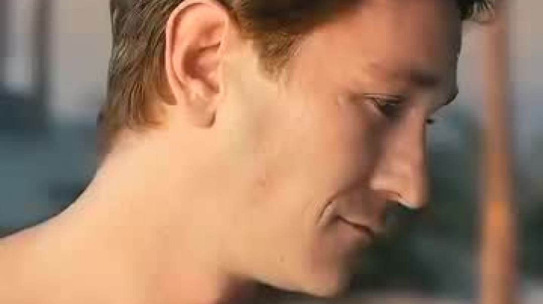 ⁣Chamat kari pakshi ✨️🤴)