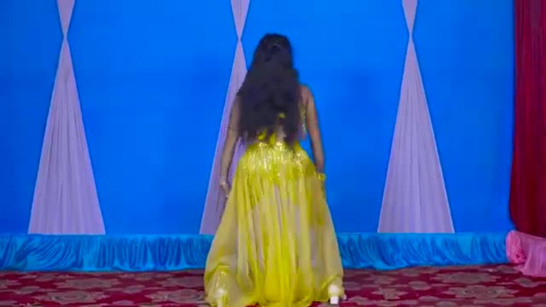 ⁣Popular Hit Hindi Song Dance