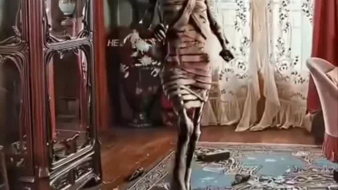 ⁣Hajar sal purani mummy jaag gai 🤯💥