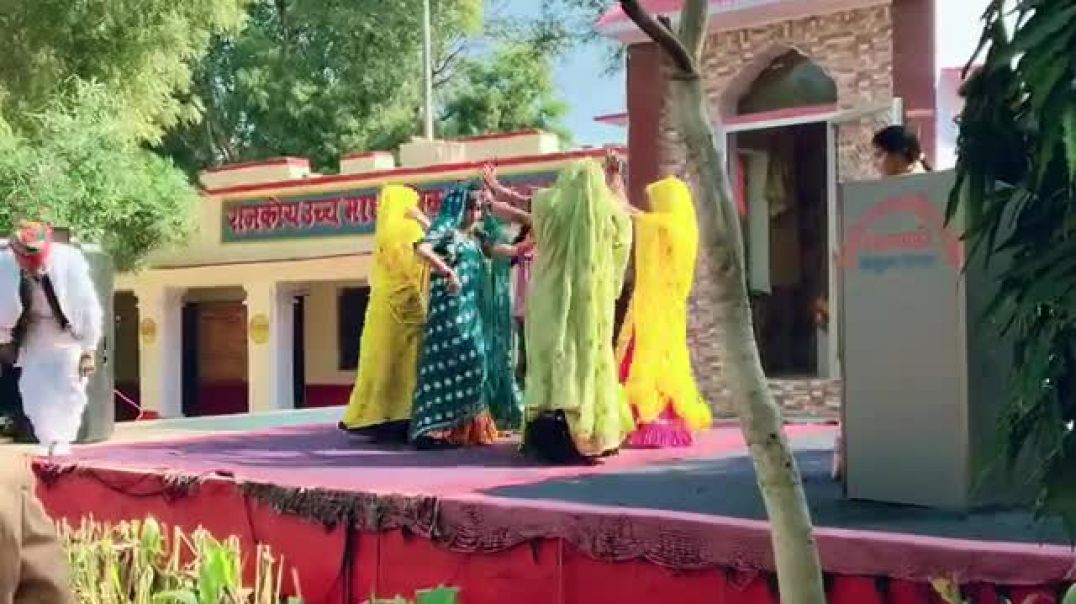 ⁣School dance meena geet