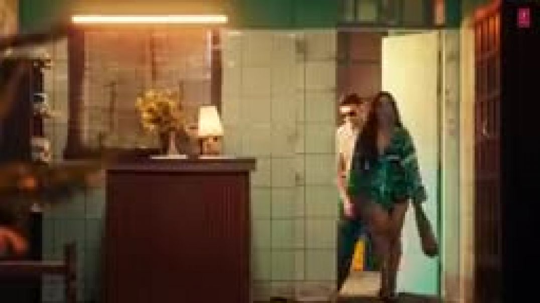 ⁣GURU_RANDHAWA_-_PAN_INDIA_-_MV_-_BHUSHAN_KUMAR(144p)