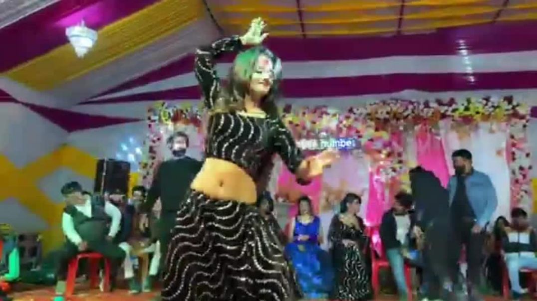 mahi_manisha_Live_Stage_Show_2025_Mujhe_Naulakha_M