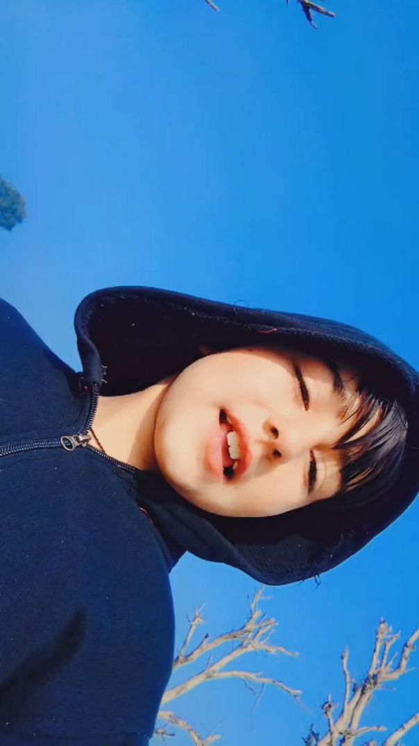 Aakhya m aakh makha ghali jo bern👀❤️