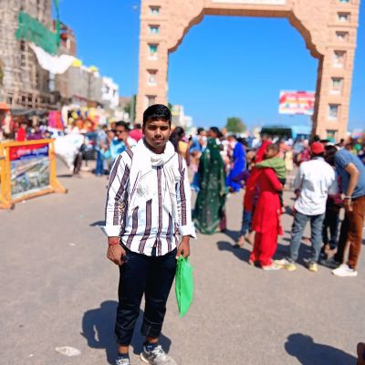 102993616598453914882 