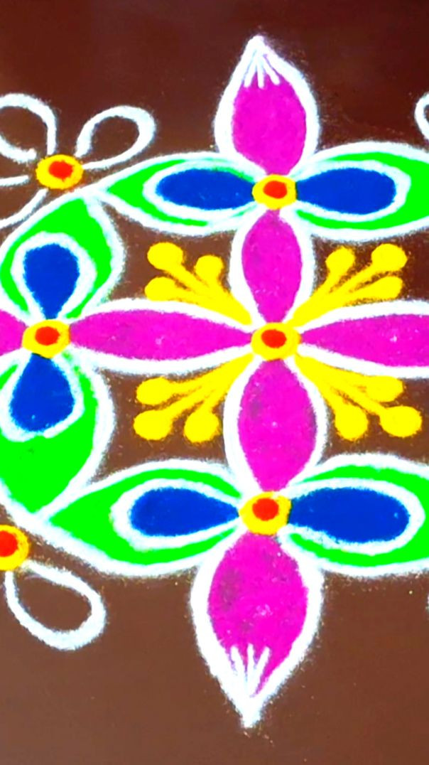 🌸 Easy 5 Minute Flower Rangoli 🎨 | Anyone Can Make ✨ #ShortVideo