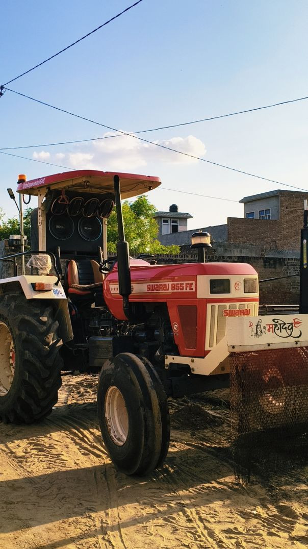 New Holland 3630 vs King 855