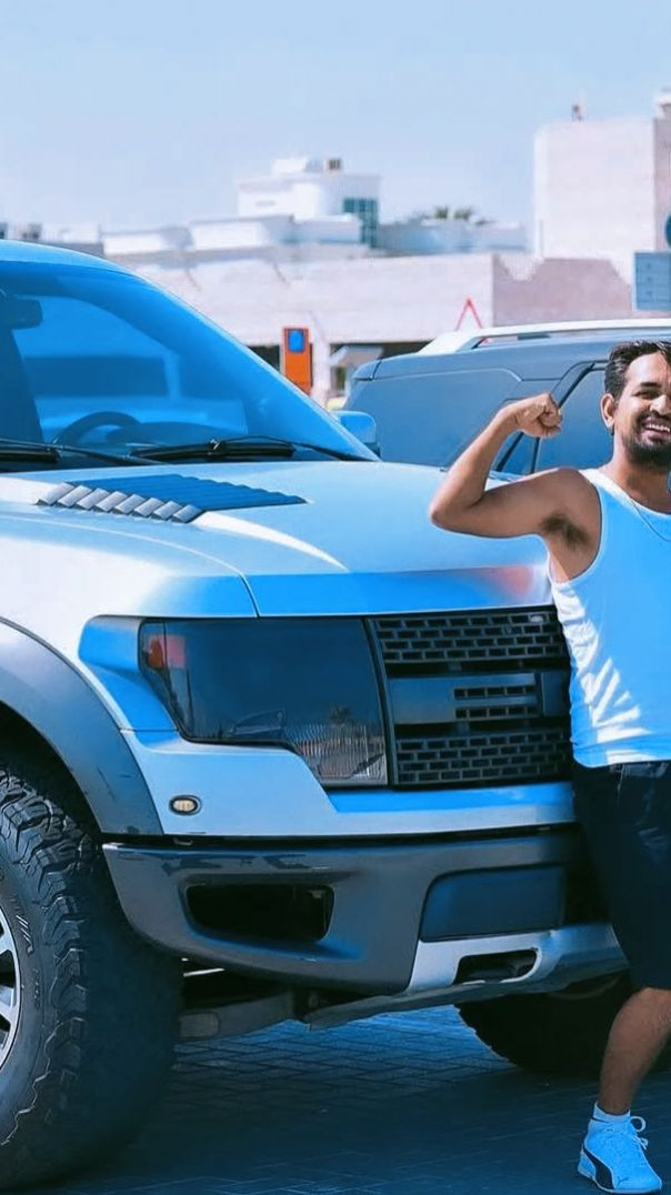 Ek baar hamaare car be daikh lo