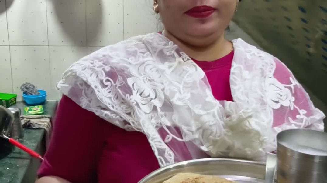 ⁣I am going to market Delhi for window shopping