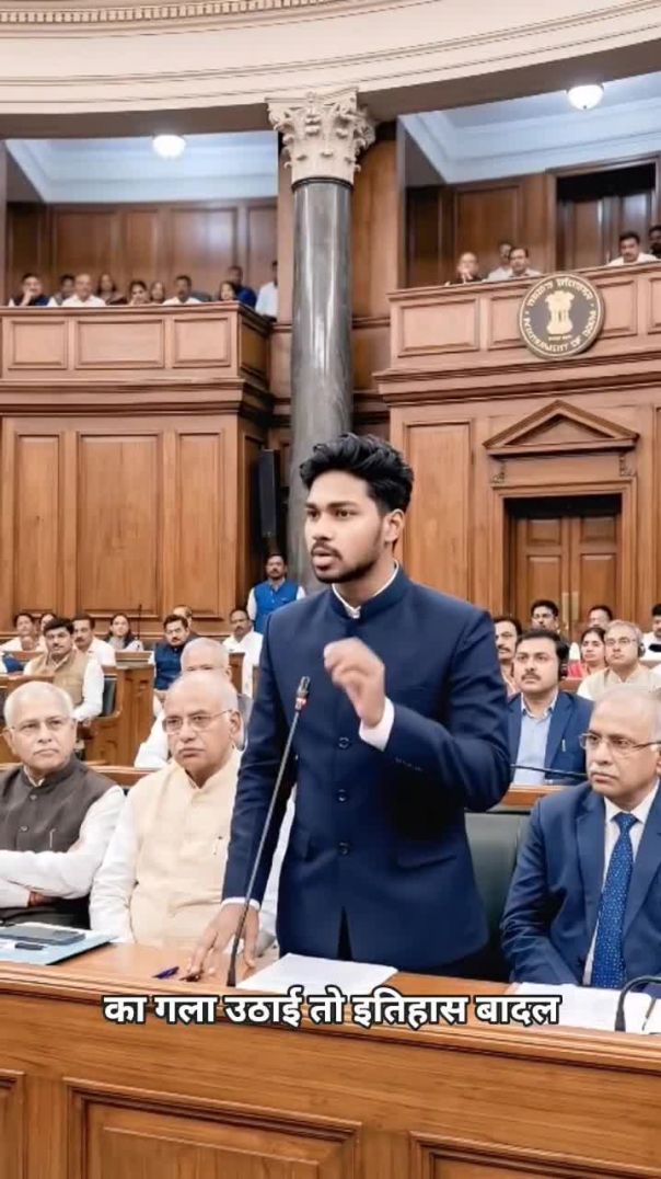 कलम की ताकत से दुनिया बदल दी__संविधान लिखकर नई राह निकल दी।_आ(M