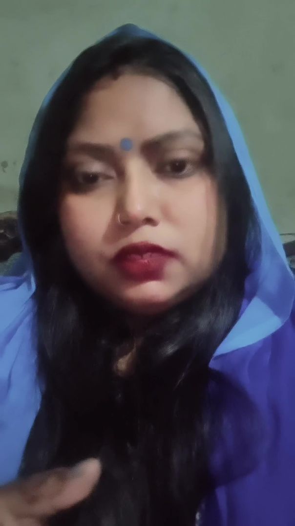 सुना है के तेरा पहला प्यार और आखिरी प्यार कौन है
