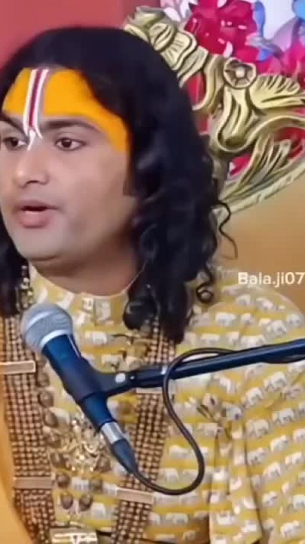 हँसी_रोक_कर_दिखाओ!_99__लोग_फेल_हो_गए__🤣😂ये_देख_कर_पेट_पकड़_के_हँसोगे_!____Aniruddhacharya_Ji_Funny(7