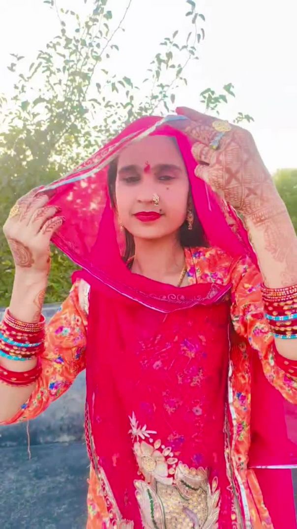 ⁣रूप रंगीलो है गजबन थारो 💐🌼🪷#clipo