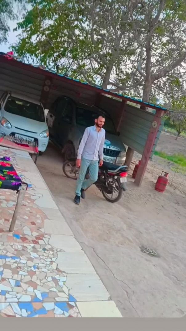 सब कुछ अपना चाहिए नहीं तो कुछ नहीं चाहिए