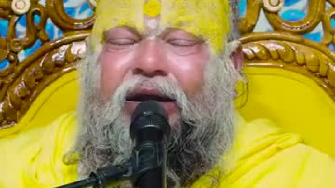 ⁣शादी करके फँस गया… अब क्या करूँ? #premanandjimaharaj #bhajanmarg.