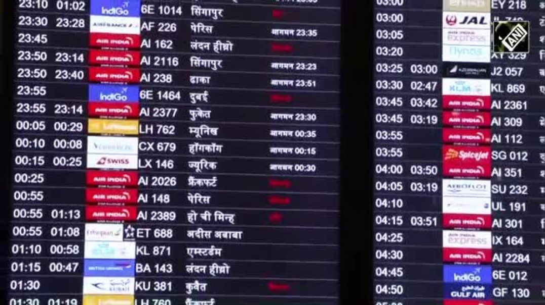 ⁣Delhi से लेकर Mumbai तक हवाईअड्डों पर यात्रियों की बढ़ीं मुश्किलें,उड़ानें रद्द!दर-दर भटकने को मजबूर