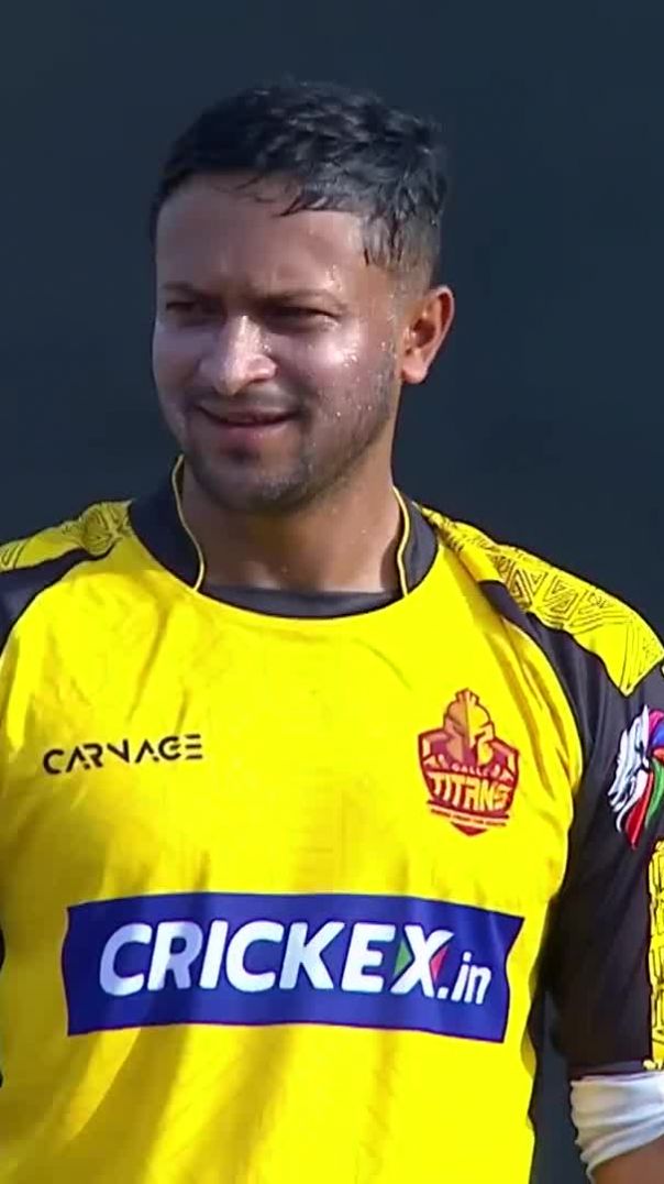 Unexpected_Visitor__🐍_Snake_Joins_LPL_Match,_Accreditation_Card_Questioned(1080p)