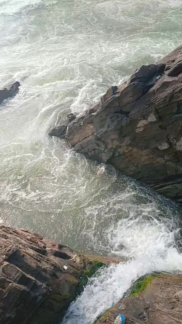 Life ke majhe lo life is gift