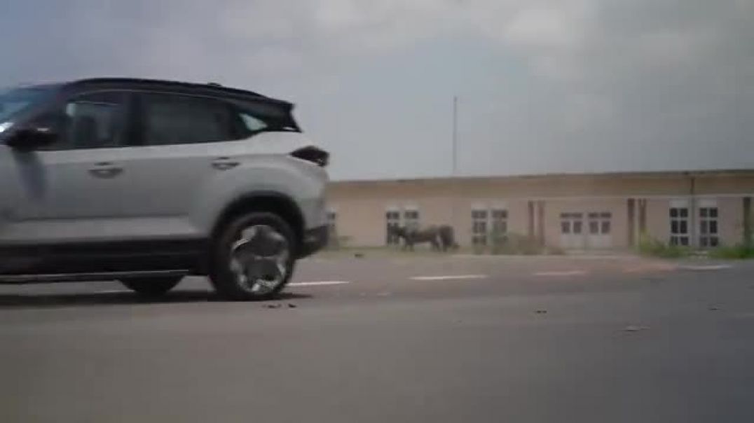 ⁣Tata_Harrier_EV_-_Very_Fast_But_Doesn_t_Handle_Well___Faisal_Khan(360p)