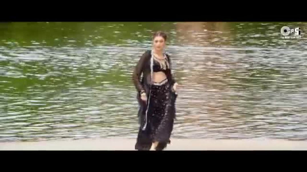 ⁣Chunnari_Chunnari_-_Biwi_No