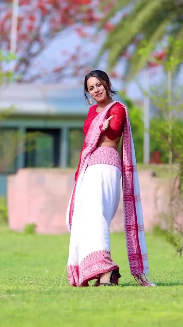 Lal_Chapa_Saree_#nagpuri_#nagpuridance_#nagpurireels_#nagpurisong_#shorts_#keshavi_#dance_#new_#yt(1080p)