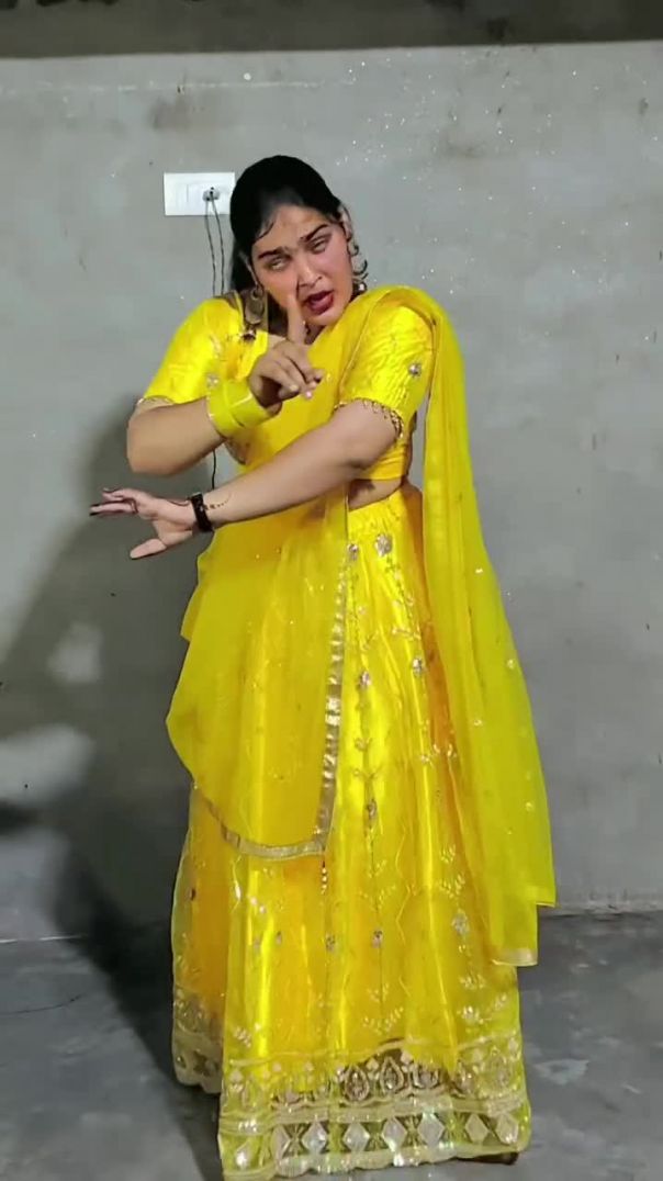 Ye laaz ka ghunghat