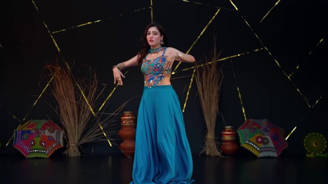 Chunnari_Chunnari_Dance_Video___Dance_with_Alisha___Easy_Dance_Steps___WebM_1440p