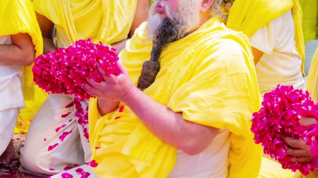 ⁣राधे राधे 🙏 भगवान की भक्ति में जुड़ें और चैनल को सब्सक्राइब जरूर करें। ऐसे ही भक्ति वीडियो के लिए जु