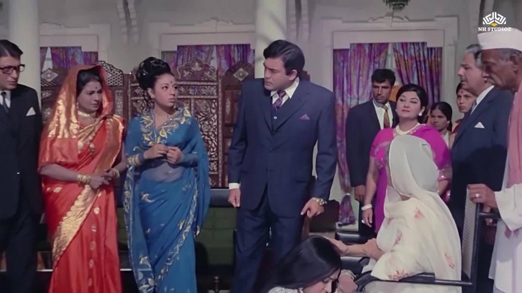 ये_सीता_नहीं!_सड़कों_पर_नाचने-गाने_वाली_उसकी_हमशक्ल_गीता_है___Seeta_Aur_Geeta___Hema_Malini_MP4_1080