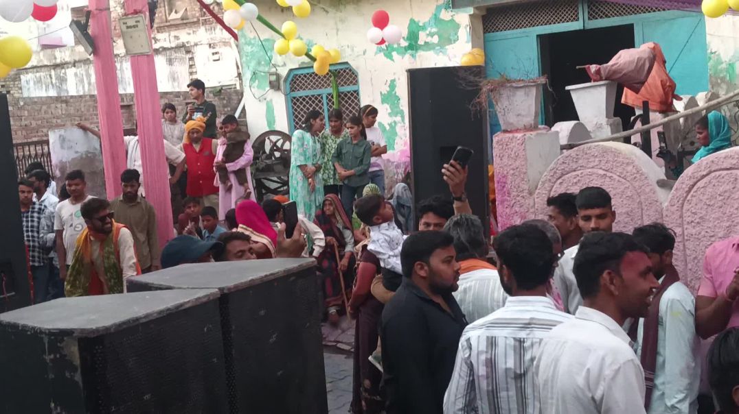 ⁣होली की चौपाई निकलती हुई । ब्रज की होली देखो। Apnatube