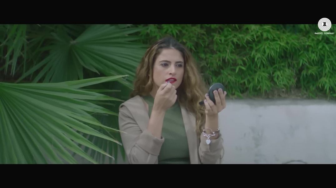 ⁣Oye_Hoye_Oye_Hoye_-_Official_Music_Video___Jaz_Dhami___B_Praak___Jaani(1080p)