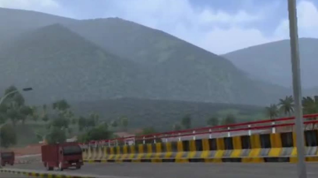 ⁣The bus got stuck on the highway 🫨