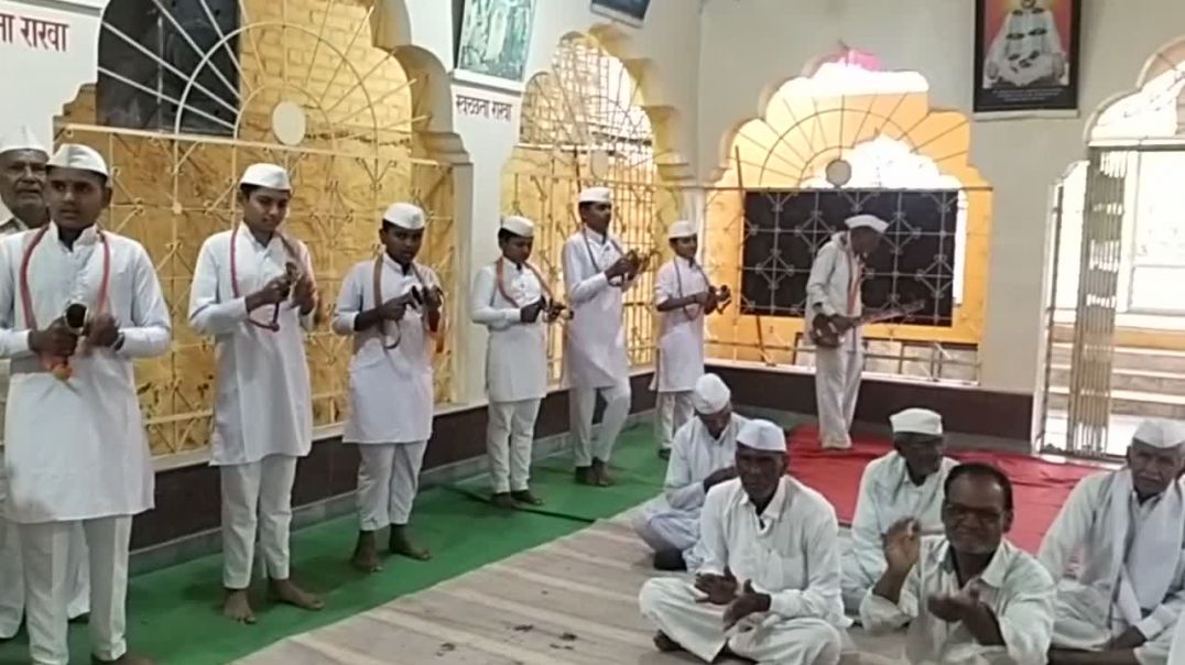 गुरुकुलातील विद्यार्थ्यांनी गायली गोड गौळण / रडते माझे बाळ तान्हे