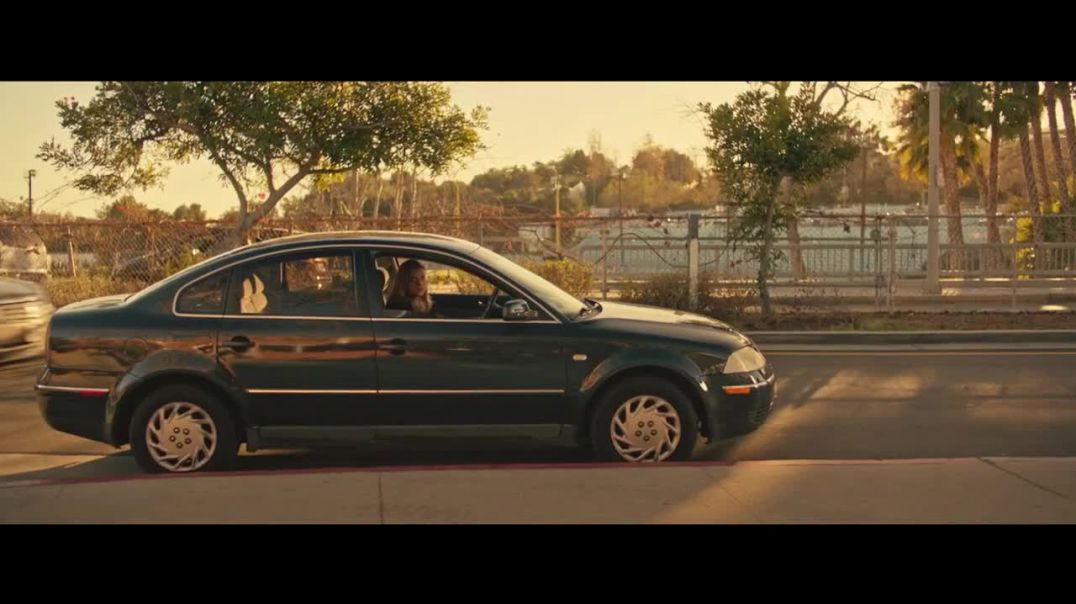 Banana_Split_2018_Hollywood_Romantic_Movie_Explained_In_Hindi_Taless_720P