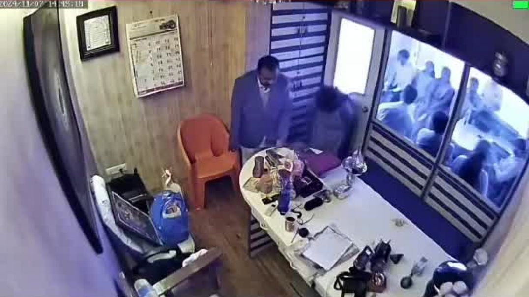 ⁣यह हमारे भारत देश का नेता महाराष्ट्र देश का विकास करते हुए नजर आए