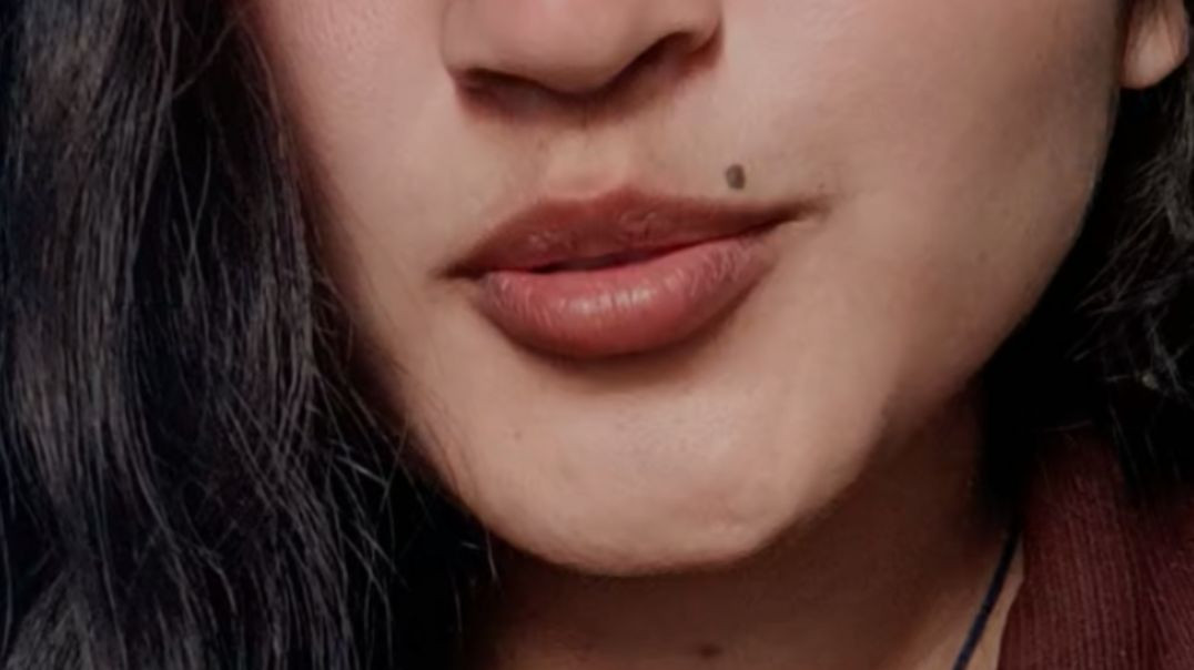 ⁣Hostel me hui chori 😭 mere room pr, help me please,i lost my Book 😭