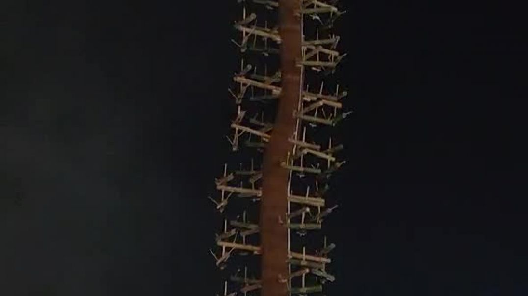 ⁣No one can beat kerala when it comes to using the fire crackers effectively