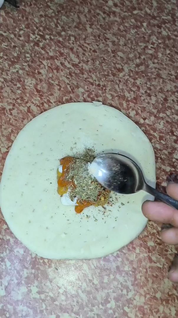 सबका पसंदीदा नमकीन पनीर पिज्जा! 🧀🔥 #pizzarecipe
