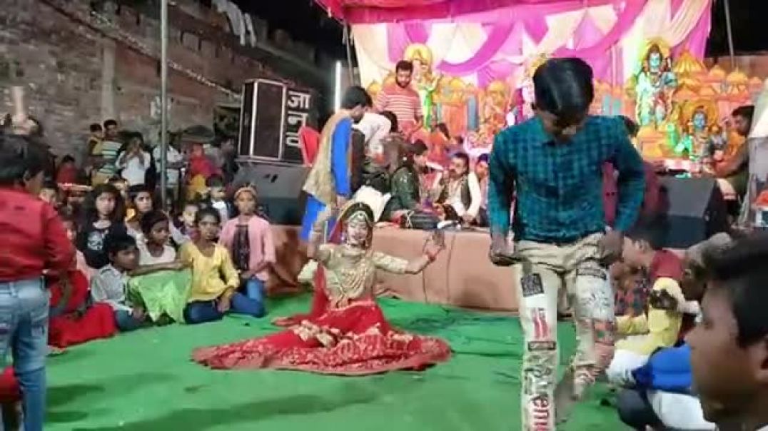 ⁣जानें क्या रंग चढ़ा मेरे तन मन पे ।।राधा रानी की झांकी।। देखने के लिए चैनत को subscribe करे