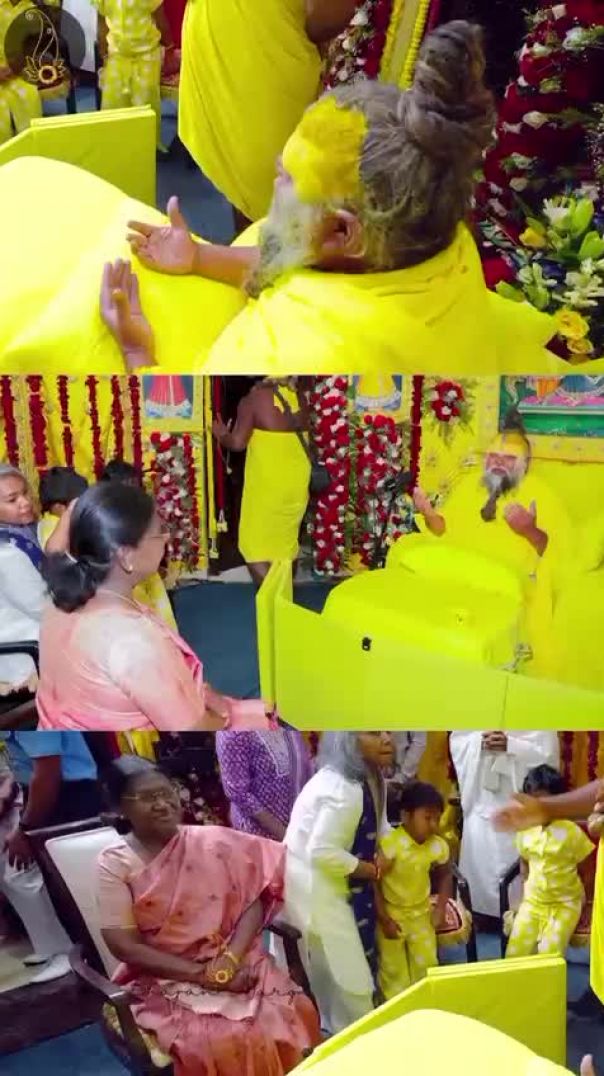 भारत की माननीय राष्ट्रपति श्रीमती द्रौपदी मुर्मू जी पूज्य प्रेमानंद जी महाराज से मिलने पधारीं।