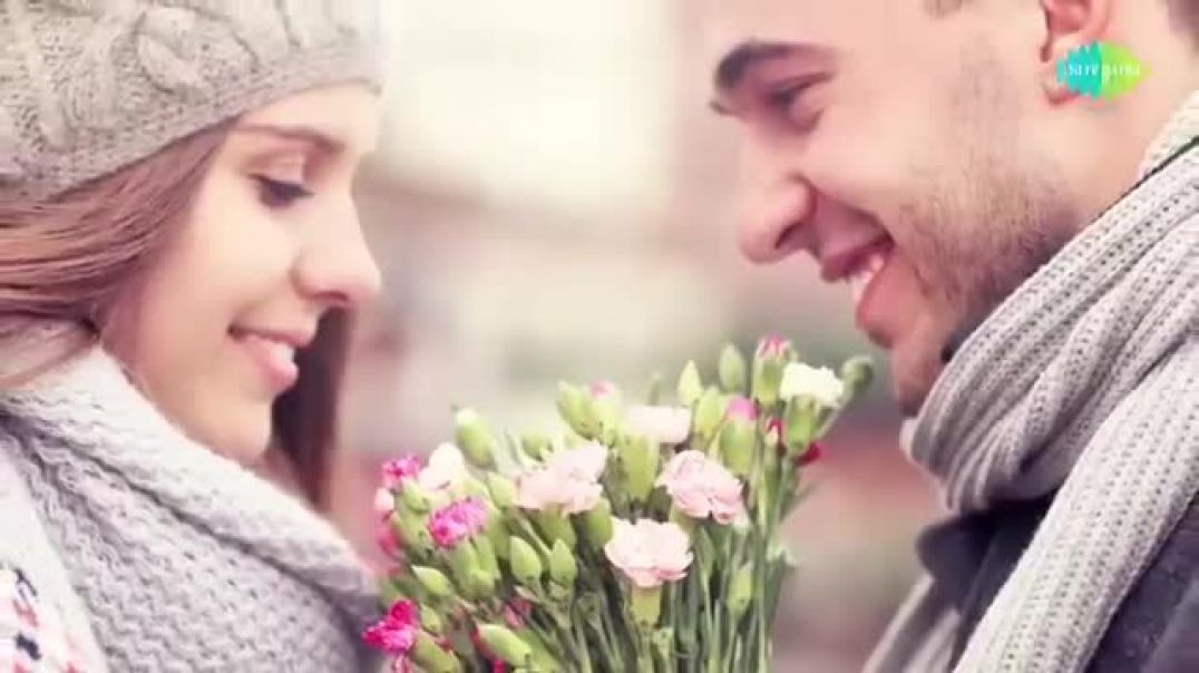 Yeh_Chand_Koi_Deewana_Hai_with_Lyrics___ये_चाँद_कोई_दीवाना_है___Chhupa_Rustam___Alka_Yagnik___Sanu..