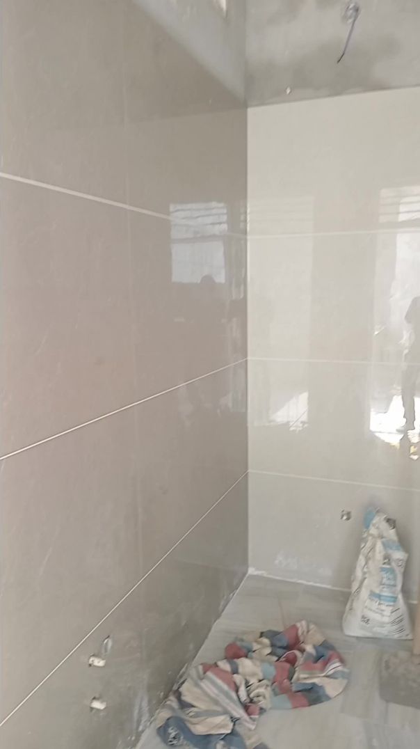 2×4 tiles bathroom wall fitting
