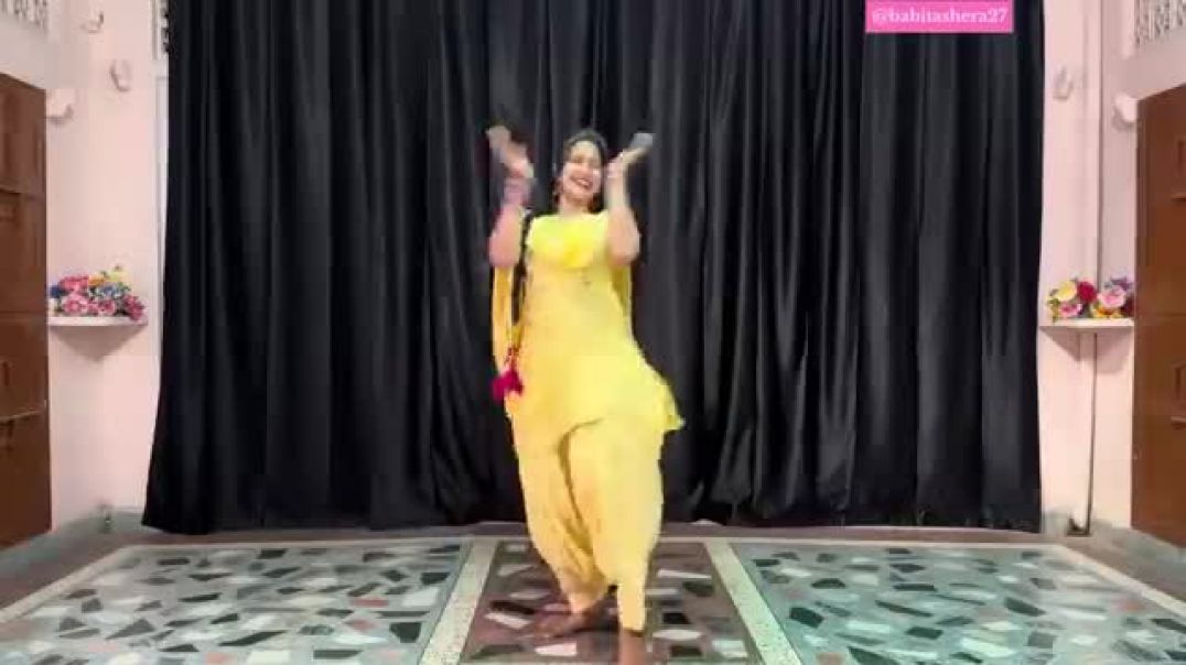 ⁣Mittran_Da_Naa_Chalda_;_Dance_video___Harjit_Harman_song___Panjabi_song_#babitashera27_#dancevideo(360p)